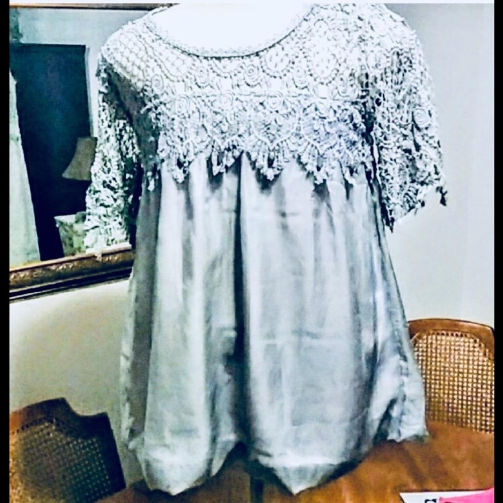 NWT! HIGH END BOUTIQUE LACE TOP L-XL
